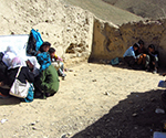 آموزش در زیر آفتاب و بدون کتاب؛ رنج مضاعف دانش آموزان دایکندی